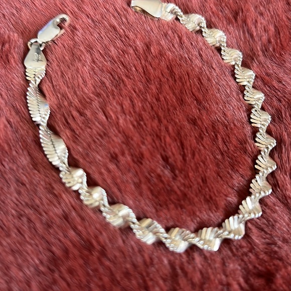 Sterling silver Italy .925 twist bracelet - Picture 5 of 5
